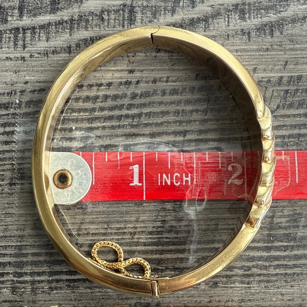 14k gold Italian bangle Bracelet almost 20 grams - Picture 4 of 16